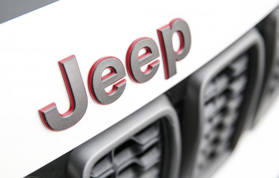 Логотип Jeep Grand Cherokee Trailhawk 2017 года  (AU) (фото 23 из 40)
